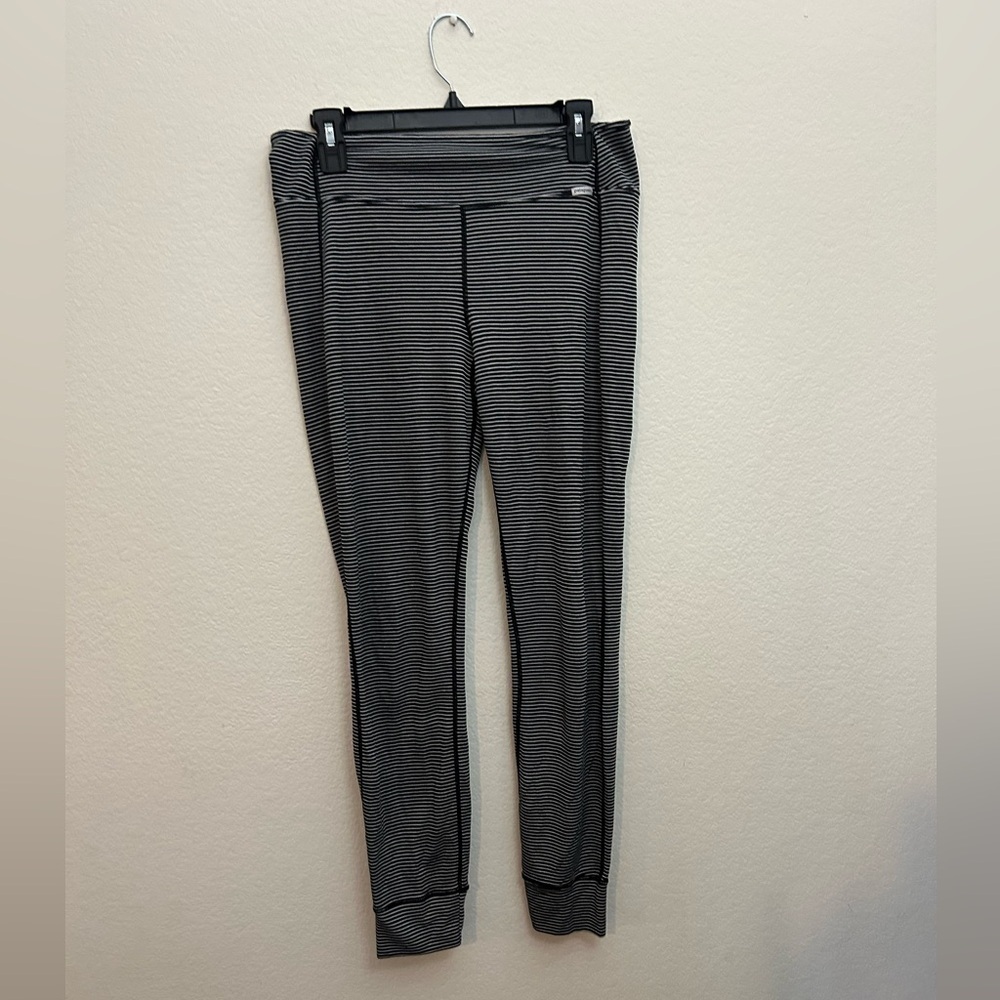 Patagonia Striped Baselayer Pants ladies size, large, black, and white pull on